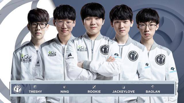 中的地位 中的地位