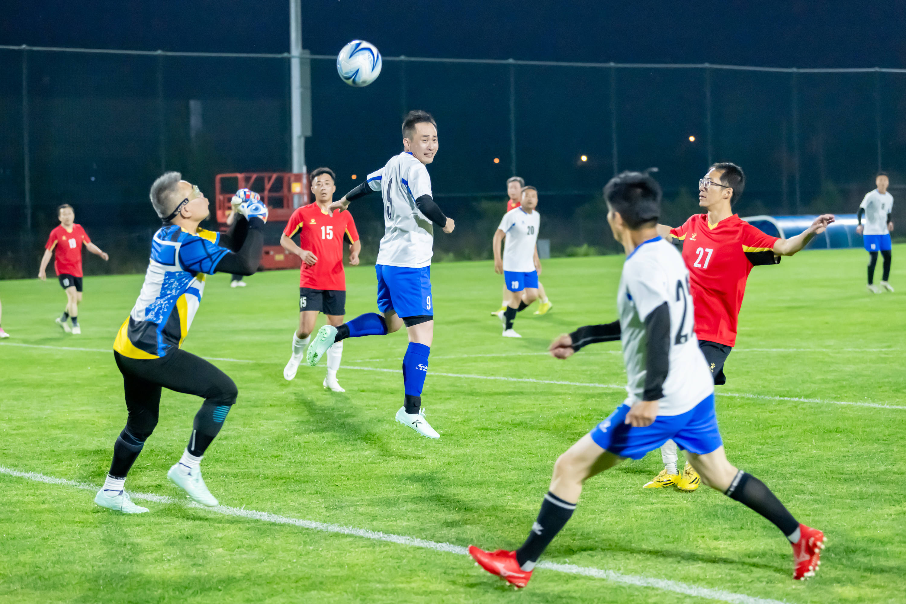 踊跃参与 踊跃参与