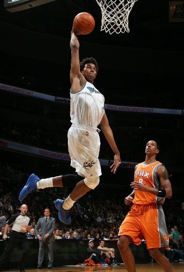 从品牌与内 从品牌与内