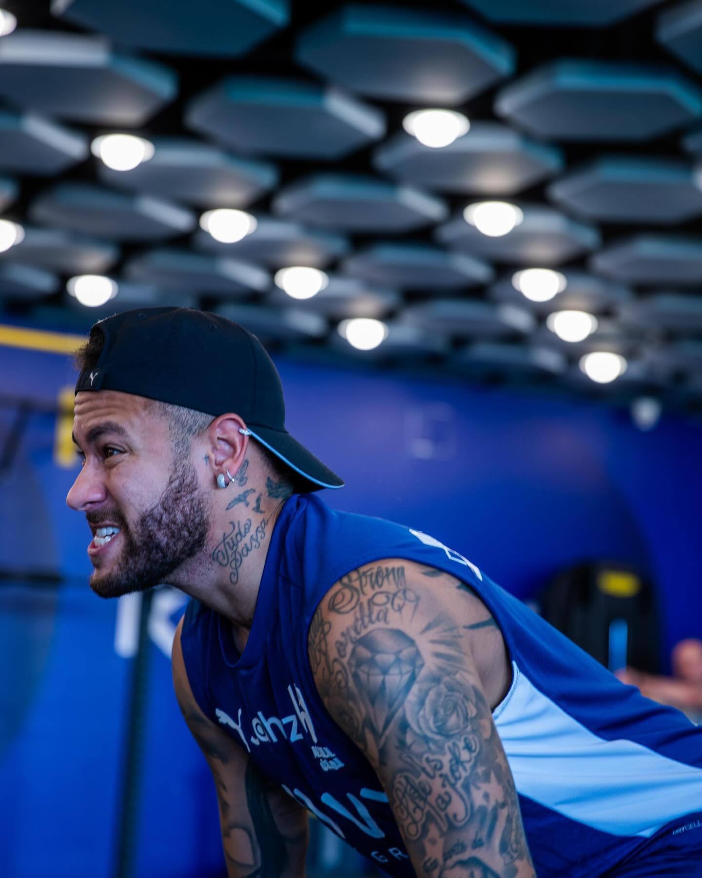 载与球迷可 载与球迷可